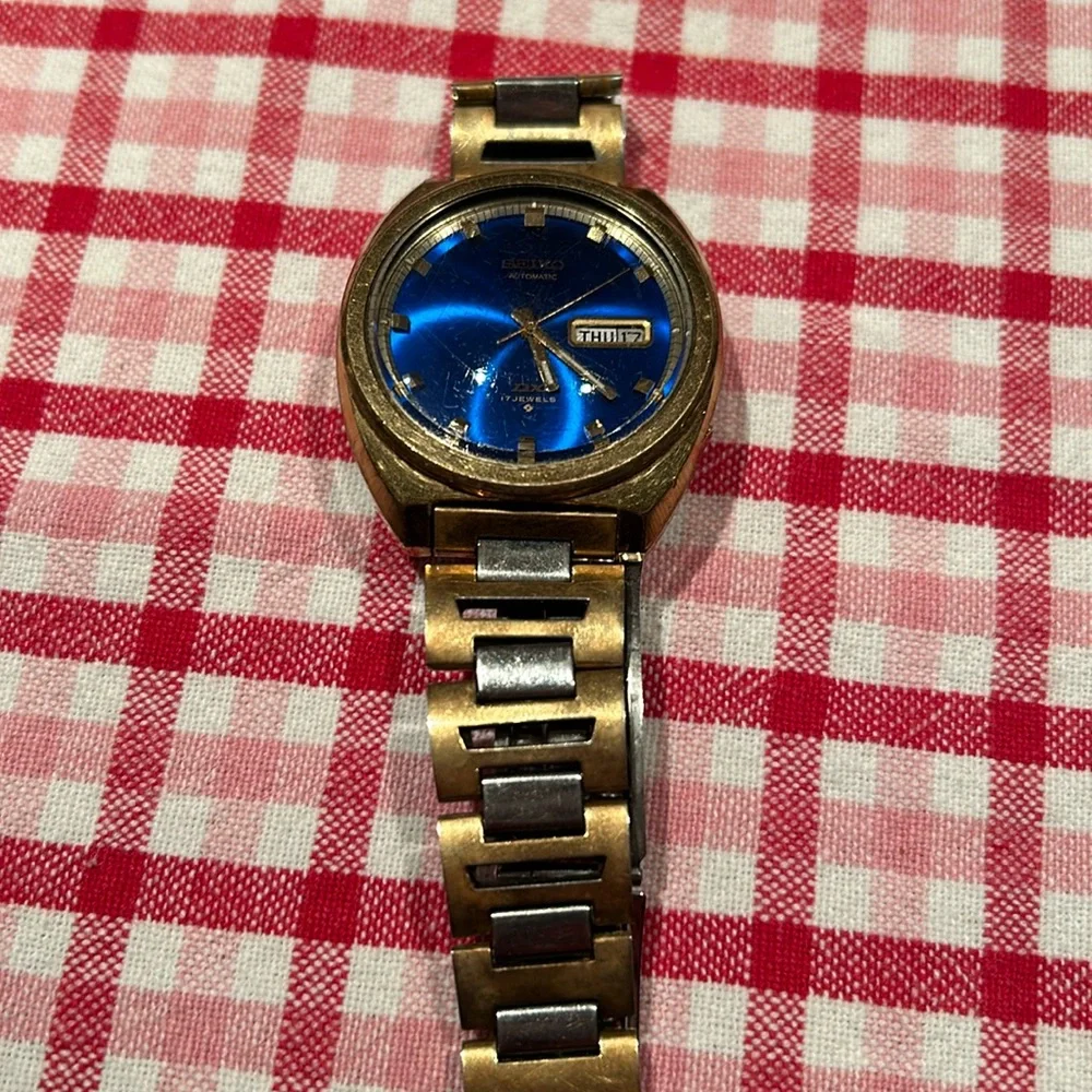 Men’s Seiko 17 jewel blue face automatic watch Smoke free pet free home